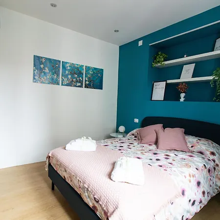 Quattrocchi's S Apartment *